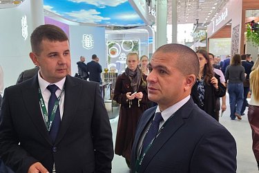 Оренбургская делегация работает на выставке «Золотая осень»